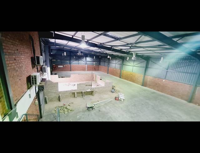 1,907.53M² WAREHOUSE TO LET IN OLIVEDALE